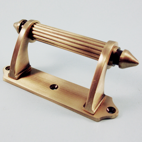 THD238/AB • 116 x 27mm • Antique Brass • Victorian Sash Lift Handle